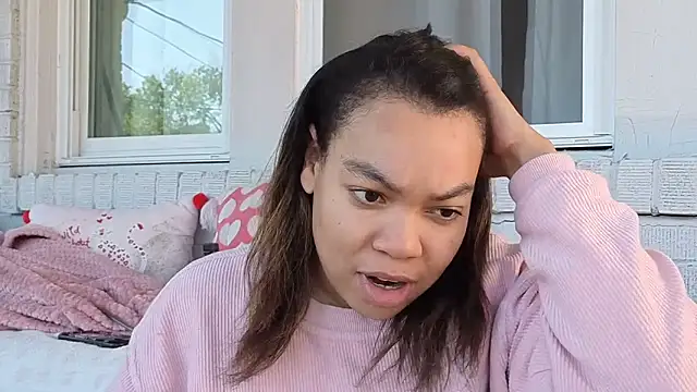 Snapshot of zahrabliss chatting on 10/10/25, 06:09 zahrabliss online show from 10/10/25, 06:09