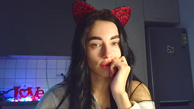 Snapshot of EvaMelnik chatting on 10/12/25, 03:13 EvaMelnik online show from 10/12/25, 03:13