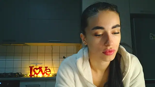 Snapshot of EvaMelnik chatting on 10/10/25, 04:30 EvaMelnik online show from 10/10/25, 04:30