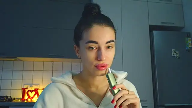 Snapshot of EvaMelnik chatting on 10/11/25, 02:51 EvaMelnik online show from 10/11/25, 02:51