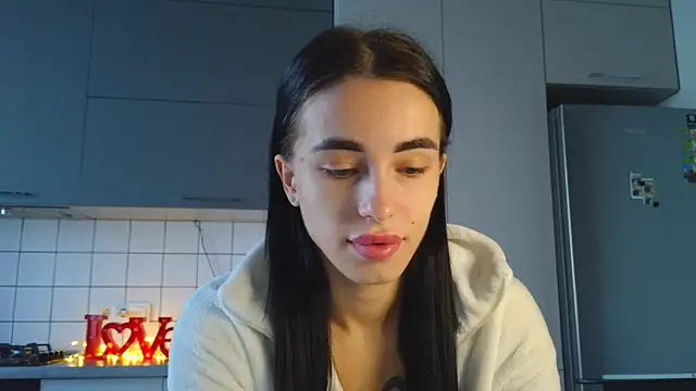 Snapshot of EvaMelnik chatting on 09/18/25, 02:20 EvaMelnik online show from 09/18/25, 02:20