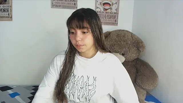 Snapshot of emma_grays2 chatting on 02/19/26, 03:58 emma grays2 online show from 02/19/26, 03:58