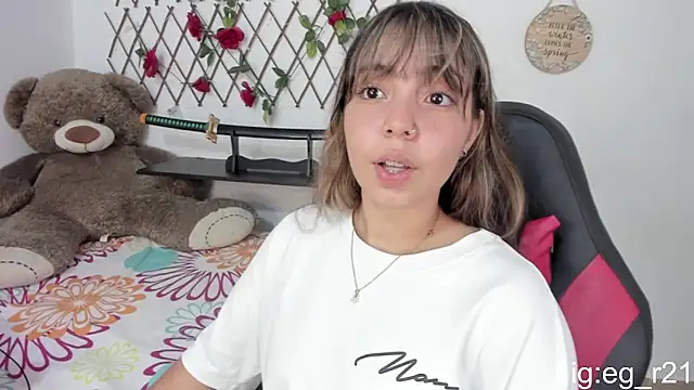 Snapshot of emma_grays2 chatting on 10/14/25, 05:41 emma grays2 online show from 10/14/25, 05:41