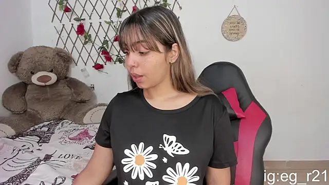 Snapshot of emma_grays2 chatting on 12/03/25, 06:36 emma grays2 online show from 12/03/25, 06:36