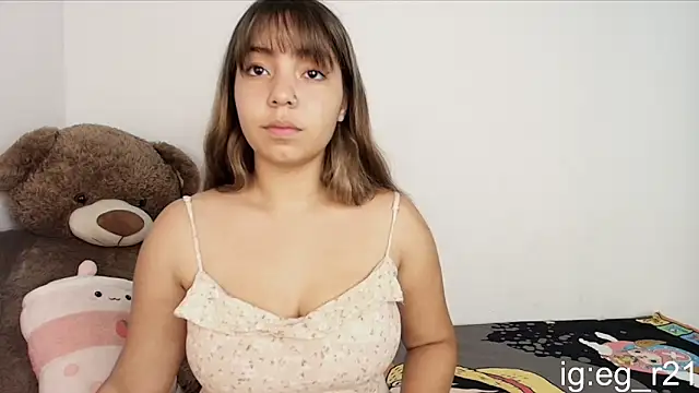 Snapshot of emma_grays2 chatting on 12/23/25, 05:51 emma grays2 online show from 12/23/25, 05:51