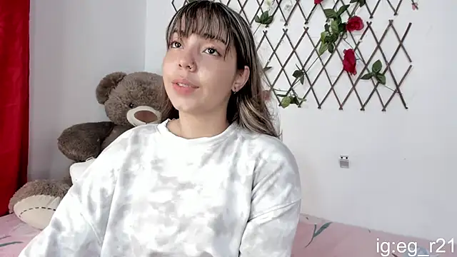 Snapshot of emma_grays2 chatting on 09/12/25, 05:40 emma grays2 online show from 09/12/25, 05:40