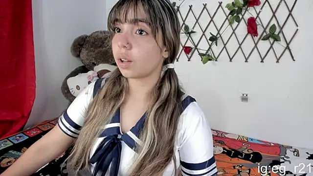 Snapshot of emma_grays2 chatting on 09/18/25, 05:32 emma grays2 online show from 09/18/25, 05:32