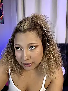 Snapshot of Eve__Queen chatting on 10/02/25, 06:11 Eve Queen online show from 10/02/25, 06:11