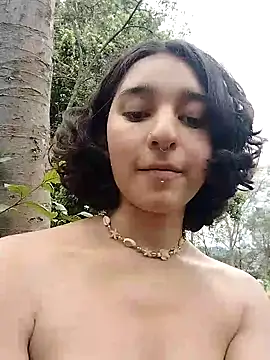 Snapshot of LuaBusch chatting on 09/10/25, 05:56 LuaBusch online show from 09/10/25, 05:56