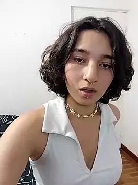 Snapshot of LuaBusch chatting on 09/13/25, 02:44 LuaBusch online show from 09/13/25, 02:44