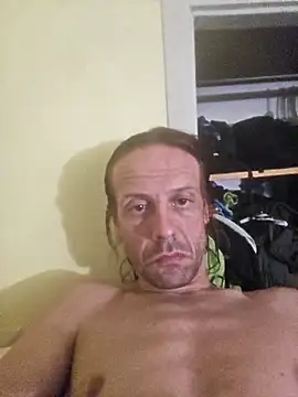 Snapshot of Danny19867 chatting on 10/18/25, 03:08 Danny19867 online show from 10/18/25, 03:08