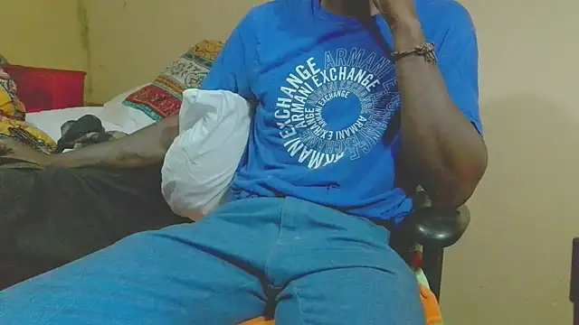 EYEzIAM online show from 04/19/26, 04:02