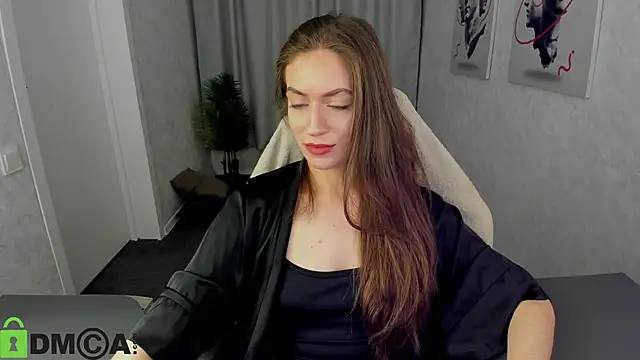 Agnes Wells online show from 11/12/25, 09:46