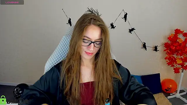 Agnes Wells online show from 11/03/25, 09:24