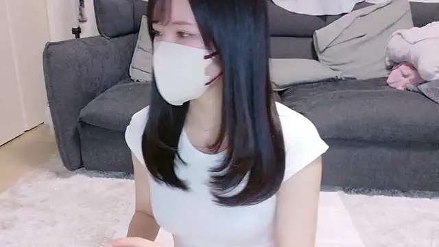 Snapshot of moemilk chatting on 05/18/26, 10:53 moemilk online show from 05/18/26, 10:53