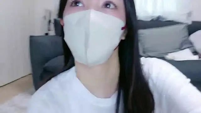 Snapshot of moemilk chatting on 05/31/26, 12:38 moemilk online show from 05/31/26, 12:38