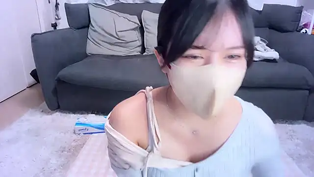 moemilk online show from 11/08/25, 01:47