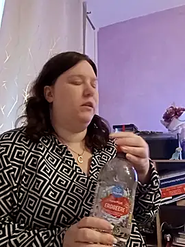 Feuchtekitty92xh online show from 10/14/25, 06:36