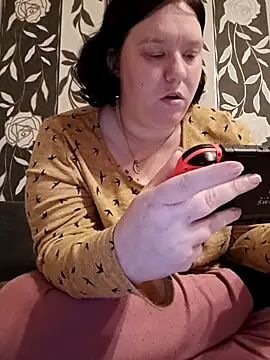 Feuchtekitty92xh online show from 11/06/25, 08:35