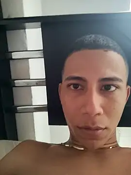 Snapshot of Davig4 chatting on 10/05/25, 06:53 Davig4 online show from 10/05/25, 06:53