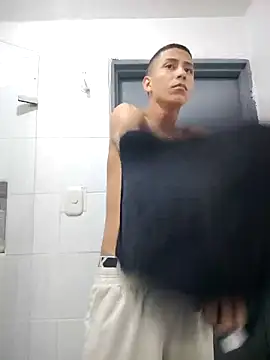 Snapshot of Davig4 chatting on 11/07/25, 10:35 Davig4 online show from 11/07/25, 10:35