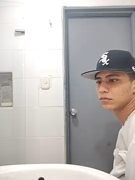 Snapshot of Davig4 chatting on 11/03/25, 01:58 Davig4 online show from 11/03/25, 01:58