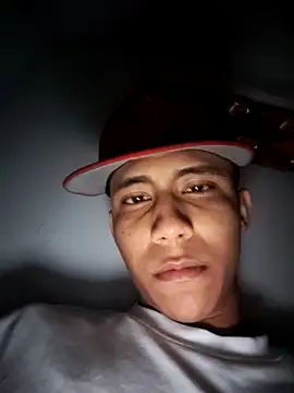 Snapshot of Davig4 chatting on 09/23/25, 02:51 Davig4 online show from 09/23/25, 02:51