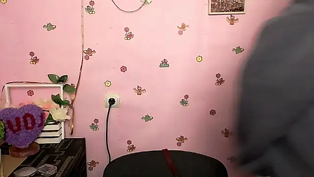 Snapshot of FeelMe__ chatting on 02/14/26, 01:22 FeelMe online show from 02/14/26, 01:22