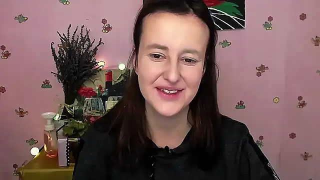 Snapshot of FeelMe__ chatting on 11/04/25, 08:29 FeelMe online show from 11/04/25, 08:29