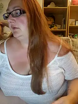 Snapshot of Luscious-LucyXX chatting on 05/27/26, 08:05 Luscious-LucyXX online show from 05/27/26, 08:05