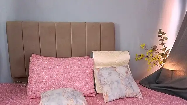 Penelophe01 online show from 02/14/26, 07:03