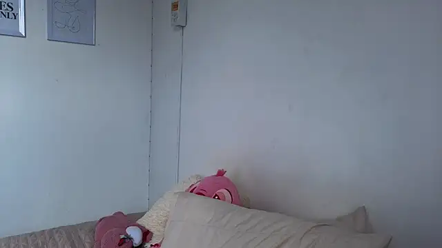 Penelophe01 online show from 02/15/26, 07:02