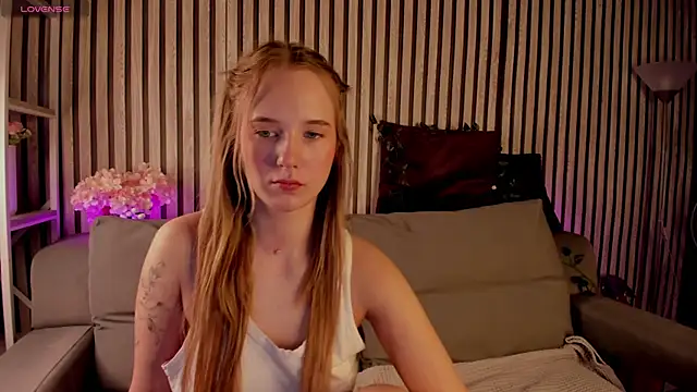 Casey Sweeet online show from 04/17/26, 09:45