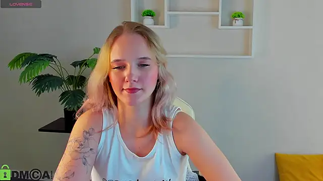 Snapshot of Casey_Sweeet chatting on 10/15/25, 02:58 Casey Sweeet online show from 10/15/25, 02:58