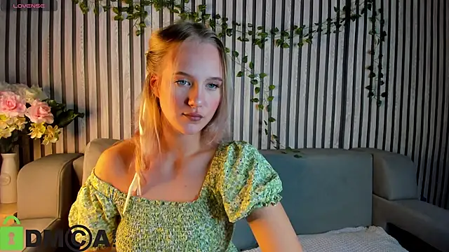 Snapshot of Casey_Sweeet chatting on 11/02/25, 04:12 Casey Sweeet online show from 11/02/25, 04:12