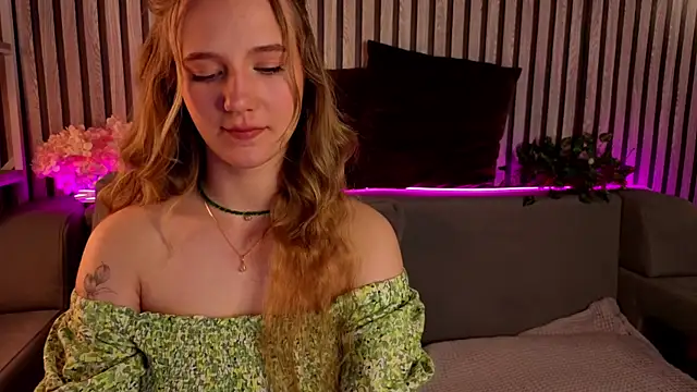 Casey Sweeet online show from 05/05/26, 09:23