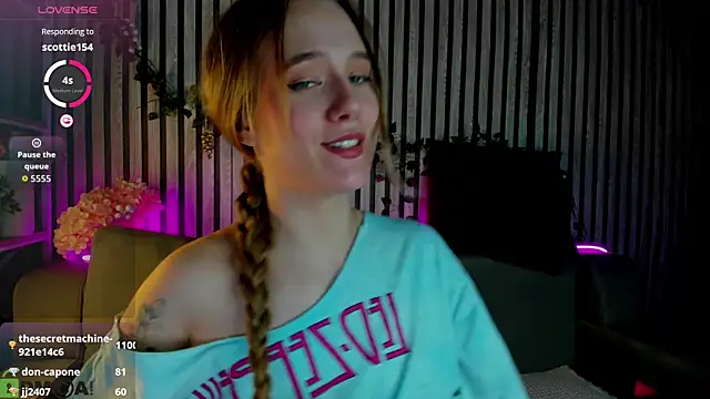 Snapshot of Casey_Sweeet chatting on 02/19/26, 09:12 Casey Sweeet online show from 02/19/26, 09:12