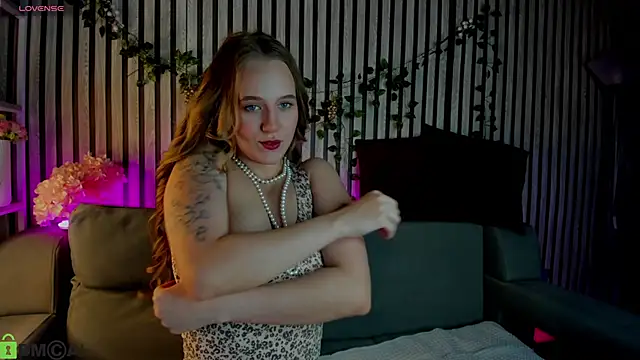 Snapshot of Casey_Sweeet chatting on 02/15/26, 12:33 Casey Sweeet online show from 02/15/26, 12:33