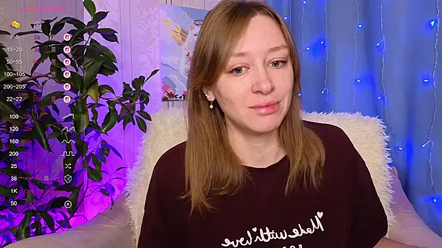 Snapshot of evashiny_ chatting on 01/06/26, 03:32 evashiny online show from 01/06/26, 03:32