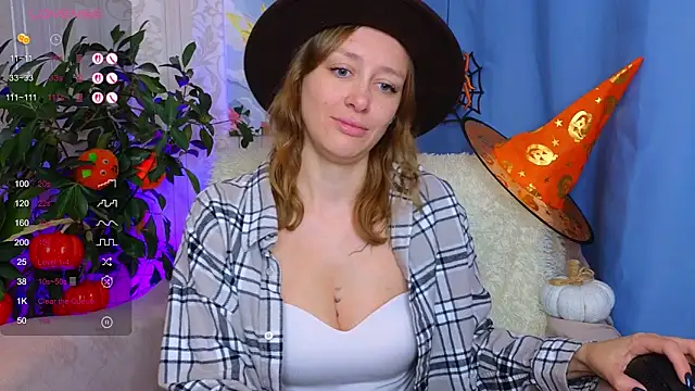 evashiny  online show from 10/31/25, 03:03