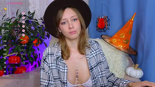 evashiny  online show from 10/29/25, 04:00