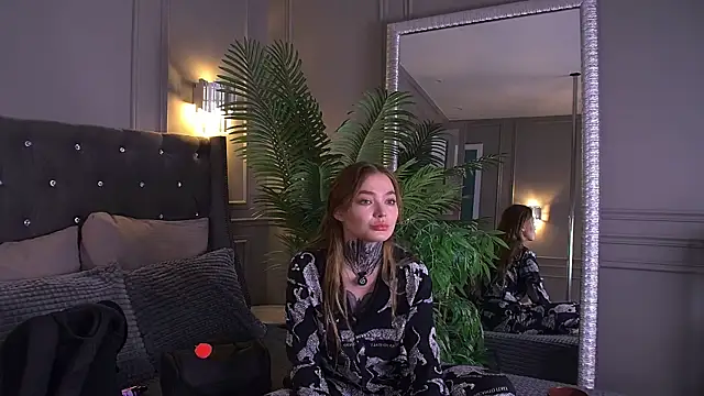 AriWild online show from 05/13/26, 04:41