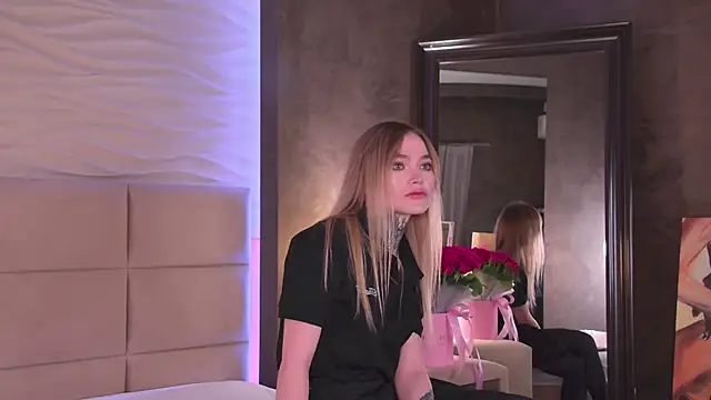 AriWild online show from 11/21/25, 04:22