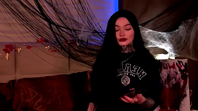 Snapshot of AriWild chatting on 10/29/25, 04:55 AriWild online show from 10/29/25, 04:55