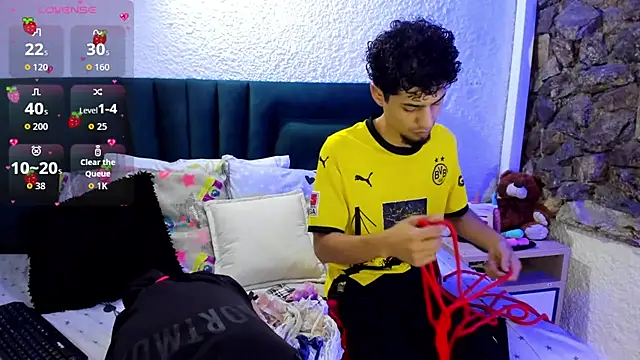 Snapshot of Chris_Angel_ chatting on 11/20/25, 12:50 Chris Angel online show from 11/20/25, 12:50