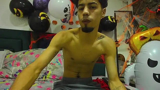 Snapshot of Chris_Angel_ chatting on 11/01/25, 12:43 Chris Angel online show from 11/01/25, 12:43