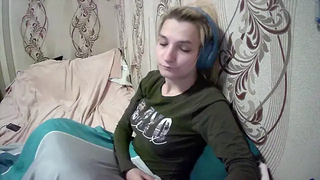 AlissaClark online show from 04/30/26, 08:57