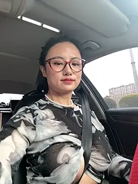 wen521 online show from 10/09/25, 04:24