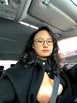 wen521 online show from 10/30/25, 01:48