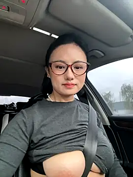 wen521 online show from 10/10/25, 12:11